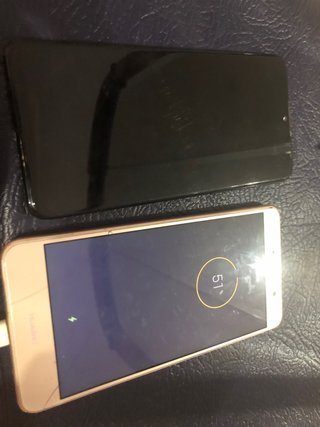 Dos móviles Huawei p30 lit y otro y7
