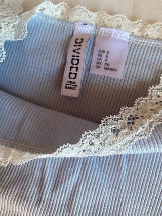 Top H&M Divided encaje degradado azul