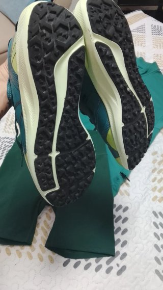 Lote deportivo mujer Talla S y zapatillas talla 38