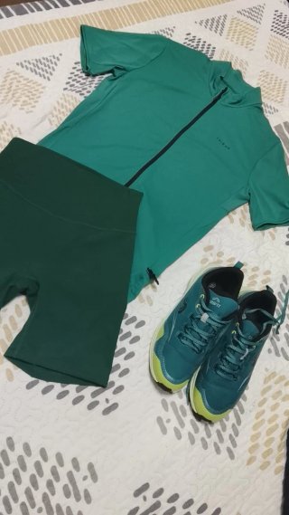 Lote deportivo mujer Talla S y zapatillas talla 38
