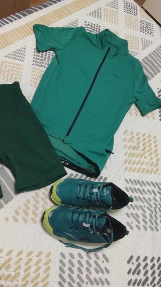 Lote deportivo mujer Talla S y zapatillas talla 38