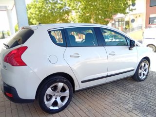 Peugeot 3008 2011