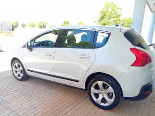 Peugeot 3008 2011