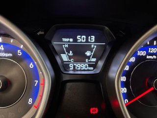 Hyundai Elantra 1.6 MPI 2015