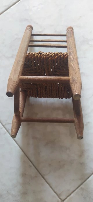 Sedia in legno e vimini