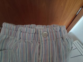 Shorts cortos de rayas para niña