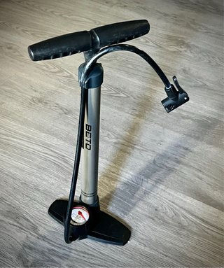 Inflador Manual Beto con Manómetro