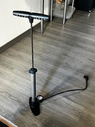 Inflador Manual Beto con Manómetro