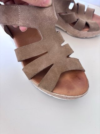 Sandalias de piel cuña esparto