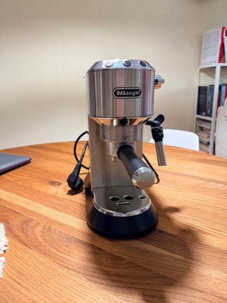 Cafetera Espresso De'Longhi Dedica