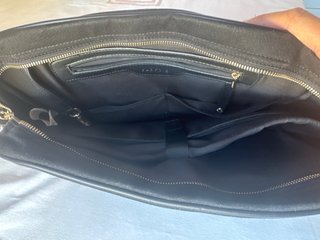 Funda portátil muje negra