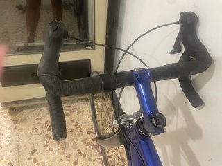 Bicicleta de carretera azul