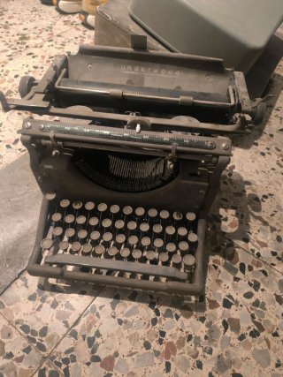 Máquina de escribir Underwood antigua