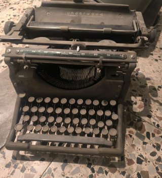 Máquina de escribir Underwood antigua
