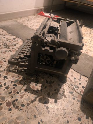 Máquina de escribir Underwood antigua