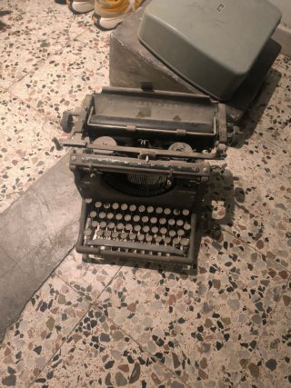 Máquina de escribir Underwood antigua