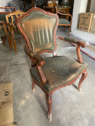 Sillas antiguas varias