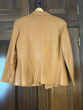 Chaqueta de cuero marrón