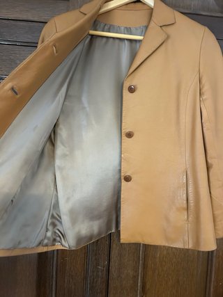 Chaqueta de cuero marrón