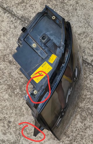 Faros Halógenos Audi TT MK1 con defecto.