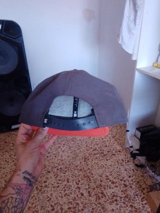 Gorra New Era Original Gris y Roja