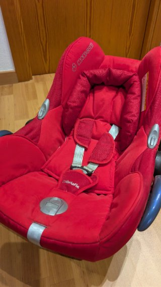 MaxiCosi CabrioFix Rojo