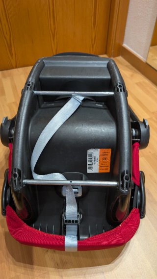 MaxiCosi CabrioFix Rojo