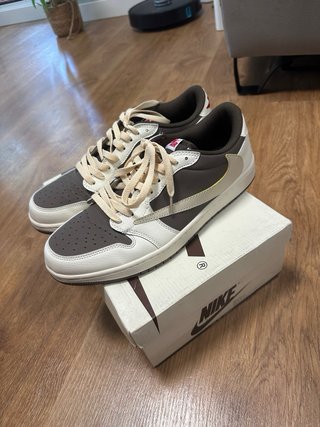 Air Jordan 1 Low Travis Scott Reverse Mocha
