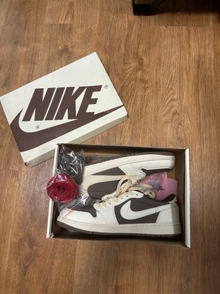 Air Jordan 1 Low Travis Scott Reverse Mocha