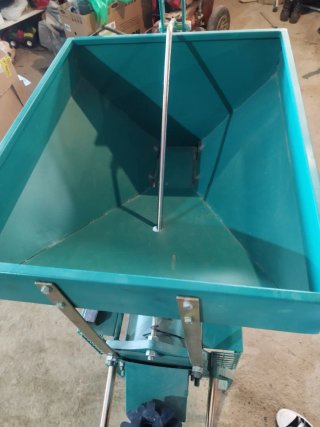 Máquina peladora de almendras