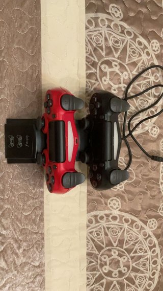 Pack PS4 Slim Sony Negra+ dos mandos+ juegos