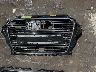 Parrillas y defensa Audi e-tron