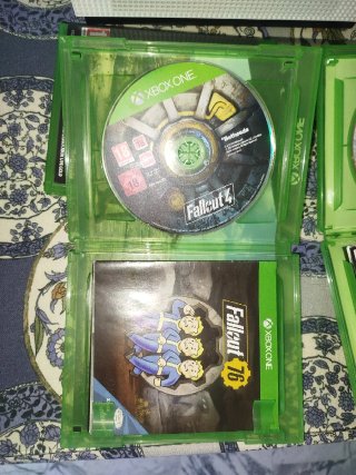Xbox One S 1TB + 2 Mandos + 4 Juegos