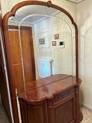 Mueble de entrada con espejo mural