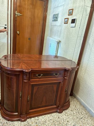 Mueble de entrada con espejo mural