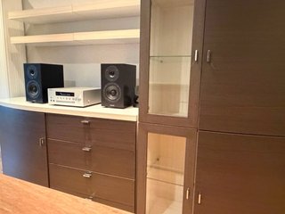 Mueble de salón modular madera y cristal