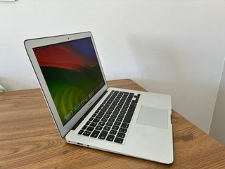 MacBook Air i5 SSD 2015 8GB