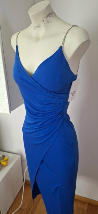 Abito blu con spalline gioiello