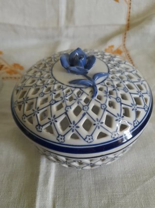 Coppia scatole porcellana bianco/blu
