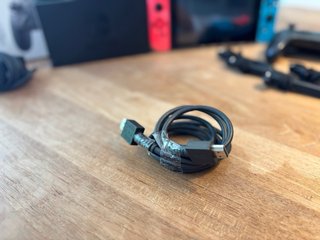 Nintendo Switch Azul/Rojo + Accesorios+ 2 Juegos