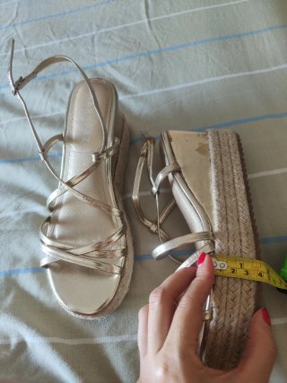 Sandalias plataforma Marypaz doradas
