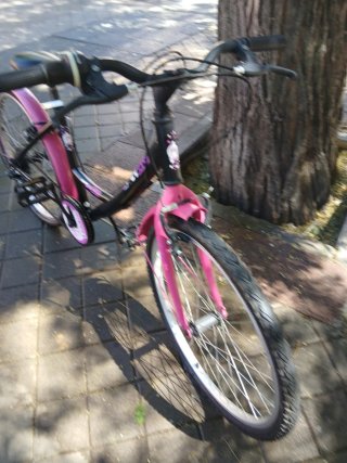 Bicicleta 24 rosa e nera