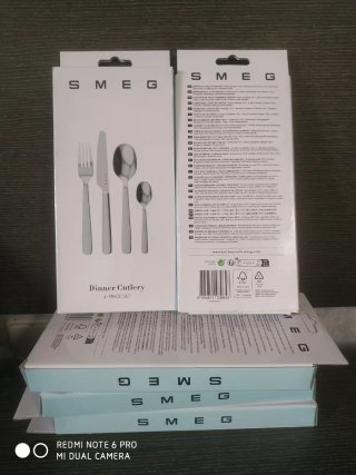 Cubiertos Smeg 4 Piezas