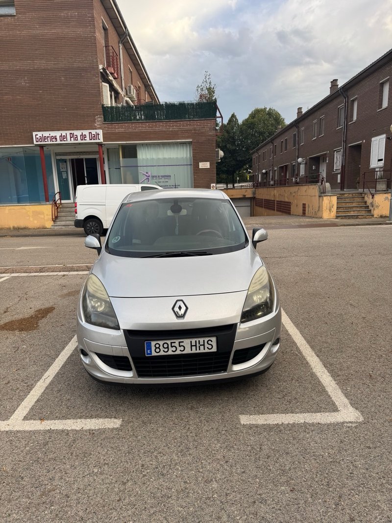 Renault Scenic 2011 - foto 1