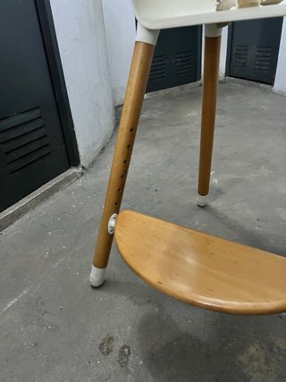 Trona evolutiva blanca y madera marca Flexa