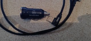 GPS TomTom con cargador coche