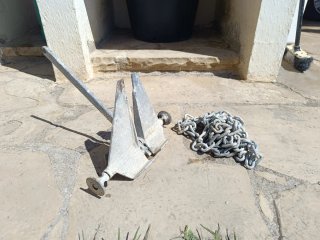 Ancla de barco con cadena