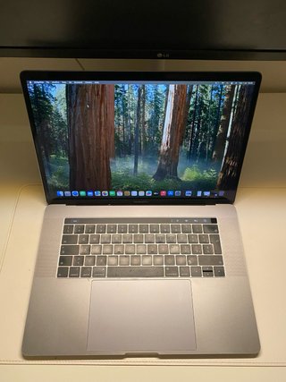 MacBook Pro 15 2018 i7 32GB RAM 512GB SSD