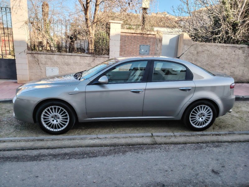 Alfa Romeo 159 2007 - foto 1