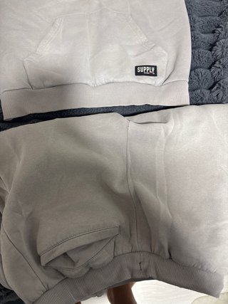 Conjunto chándal Supply gris y rojo